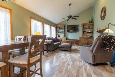 596 NE Brush Ct, Bend, OR 97701 - photo 4