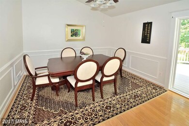 9422 Hermitage Dr, Fairfax, VA 22032 - photo 4