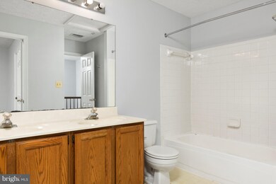 8604 Pine Meadows Dr, Odenton, MD 21113 - photo 5