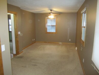 213 Hawthorne Rd, Lake In the Hills, IL 60156 - photo 6