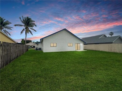 22750 Pickerel Cir, Boca Raton, FL 33428 - photo 3