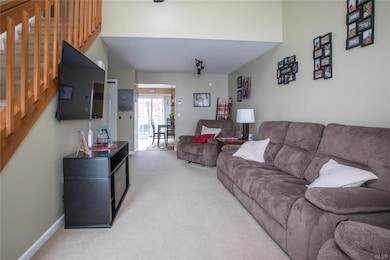 2745 Victoria Ln, Easton, PA 18045 - photo 2