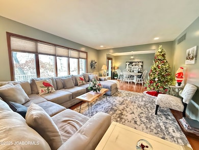 2012 Tower Dr, Jefferson City, MO 65109 - photo 7