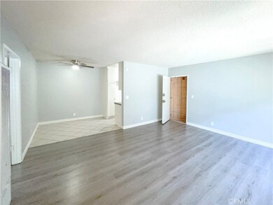 13717 Chadron Ave unit 26, Hawthorne, CA 90250 - photo 5
