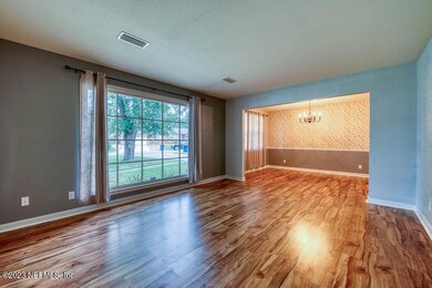 8136 Parkridge Cir N, Jacksonville, FL 32211 - photo 5