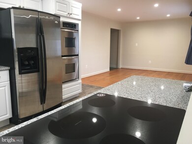 11024 Waycroft Way, Rockville, MD 20852 - photo 2