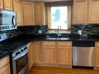 816 Carnation Ln, Matteson, IL 60443 - photo 2