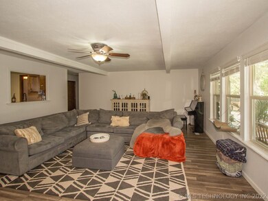 3008 E Memphis St, Broken Arrow, OK 74014 - photo 4