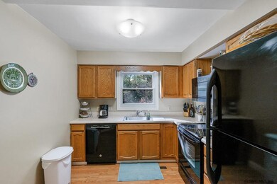 84 Velina Dr unit Westmere, Albany, NY 12203 - photo 4