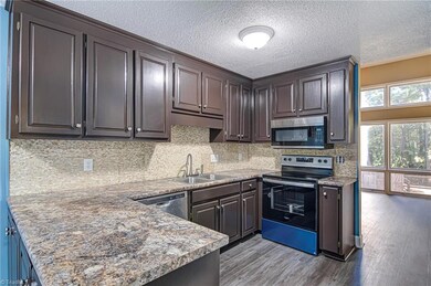 1961 Eastchester Dr unit B, High Point, NC 27265 - photo 5