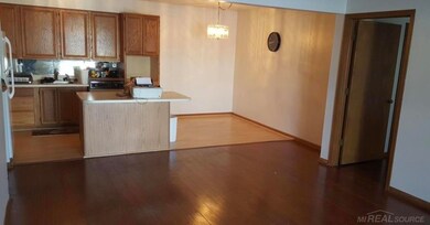 15530 Ashley Ct, Macomb, MI 48044 - photo 4