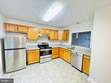 311 Stafford Mews Ln, Stafford, VA 22556 - photo 2