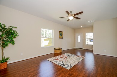 1610 6th St, Rosenberg, TX 77471 - photo 6