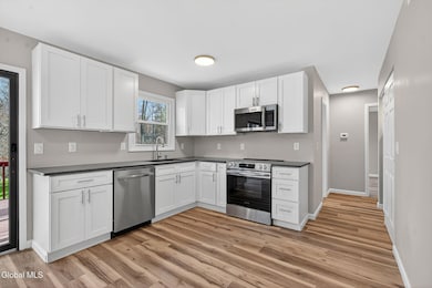 203 Woodscape Dr, Albany, NY 12203 - photo 2