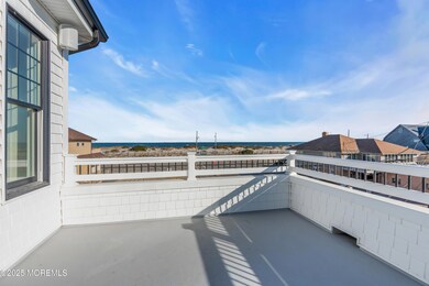 Deck with views over the ocean