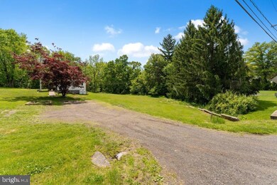 1004 Diamond St, Sellersville, PA 18960 - photo 2