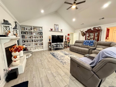 9715 Hardwood Dr, Baton Rouge, LA 70818 - photo 6