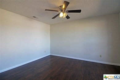 624 Manning Dr, Copperas Cove, TX 76522 - photo 5