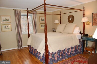 12145 Stirrup Rd, Reston, VA 20191 - photo 4