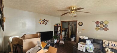 107 Kelly St, Clendenin, WV 25045 - photo 4