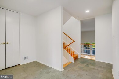 11531 Links Dr, Reston, VA 20190 - photo 4