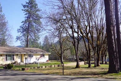 5 HOUSE FROM DRIVEWAY - less pixels