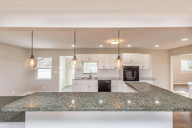 Huge Kitchen Island w/ Breakfast Bar