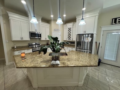 1001 Colon Ln, Eagle Pass, TX 78852 - photo 7