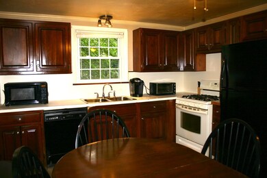 556 Gorwin Dr, Hanson, MA 02341 - photo 5