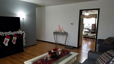 454 Daytona Rd, Columbus, OH 43228 - photo 2