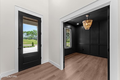 Entry/Office