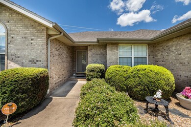 905 Wesley Ave, Nixa, MO 65714 - photo 2