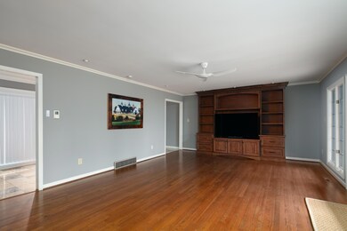 2051 Bridgeport Dr, Lexington, KY 40502 - photo 6