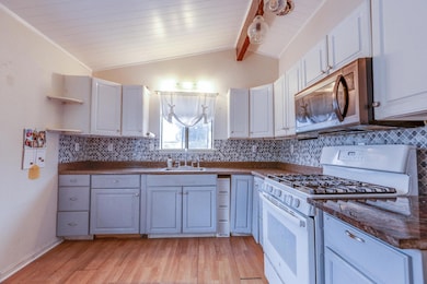 1570 E 26th St, Merced, CA 95340 - photo 5