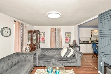 17 Derby St, Worcester, MA 01604 - photo 3