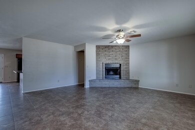 1380 N Nebraska St-10