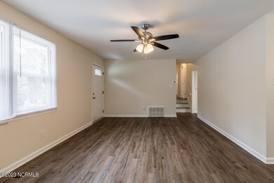 309 Woodhaven Dr, Jacksonville, NC 28540 - photo 5