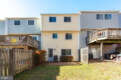 8123 Willowdale Ct, Springfield, VA 22153 - photo 2