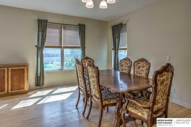 2103 Ridgeview Dr, Papillion, NE 68046 - photo 3
