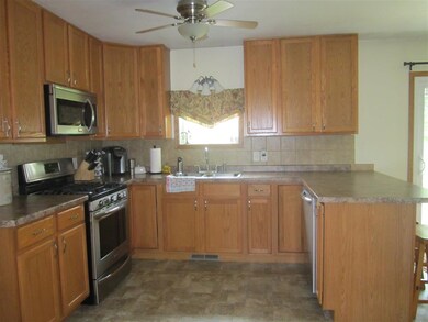 95 Countryside Dr, Evansville, WI 53536 - photo 5