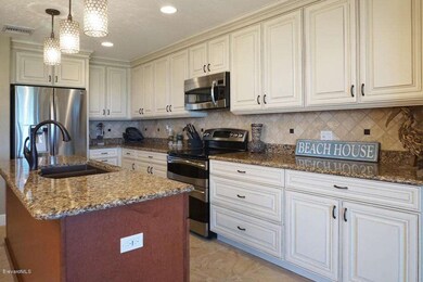 700 Wavecrest Ave-18