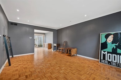 697 Robinwood Dr, Pittsburgh, PA 15216 - photo 3