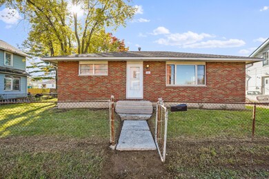137 Dering Ave