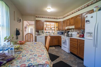 190 Nicholas Ave W Tour