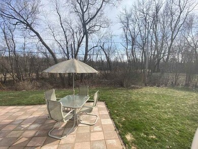 12123 W Diane Dr, Milwaukee, WI 53226 - photo 6