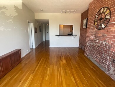 482 Beacon St unit 12, Boston, MA 02115 - photo 2