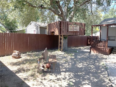 1140 Gresham Rd, Alice, TX 78332 - photo 6