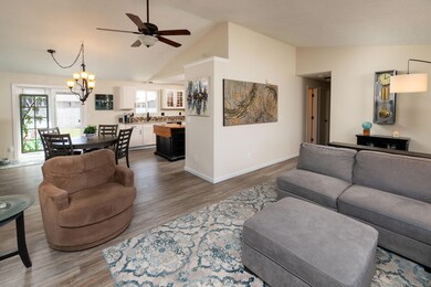 3140 SW Reindeer Ave, Redmond, OR 97756 - photo 2