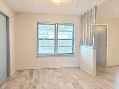 10507 Kirklane Dr, Houston, TX 77089 - photo 5