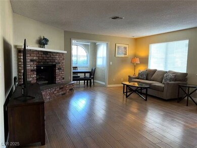 1400 Santa Margarita St unit B, Las Vegas, NV 89146 - photo 4